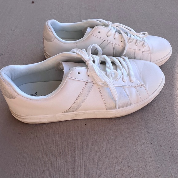 Time and Tru White Lace-Up Platform Sneakers - Picture 2 of 7